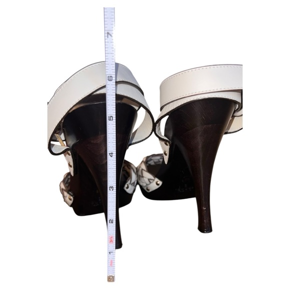 Gucci White Braided Leather Sandals with High Heel - Picture 2 of 6